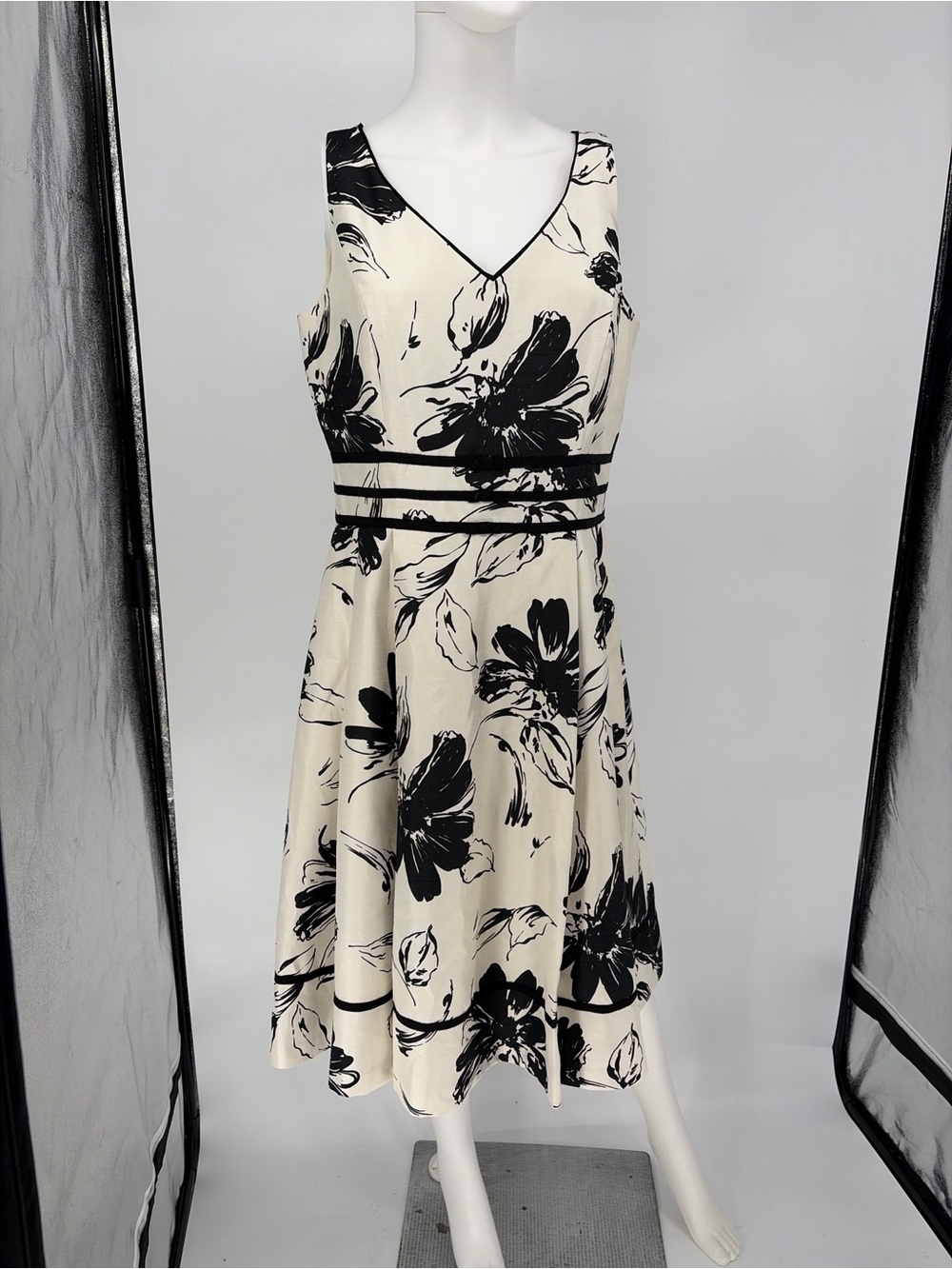 Jessica Howard Cream Dress with Black Floral Print